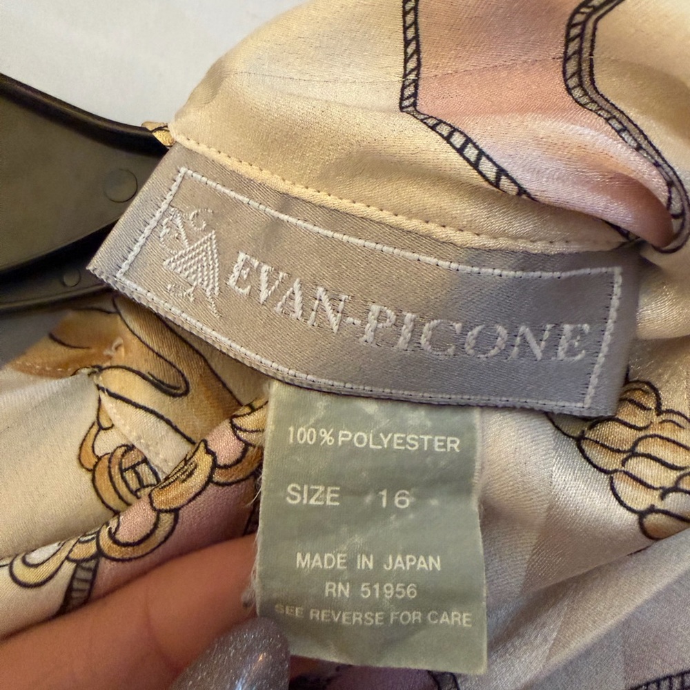 Vintage Evan Picone Cream Satin Tie-Neck Blouse with Pink & Gold Chain Print - Picture 2 of 10
